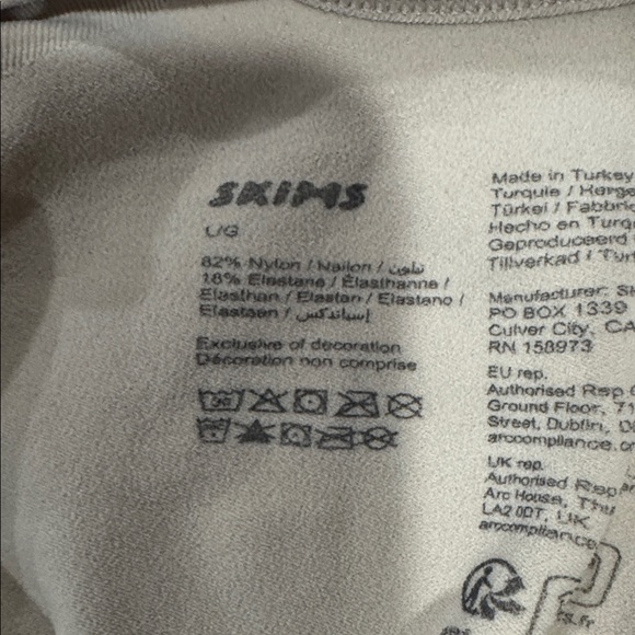 skims seamless sculpt bodysuit size Small - Picture 9 of 9